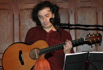 Pierre Bensusan live at The Ravenswood Nov 2006